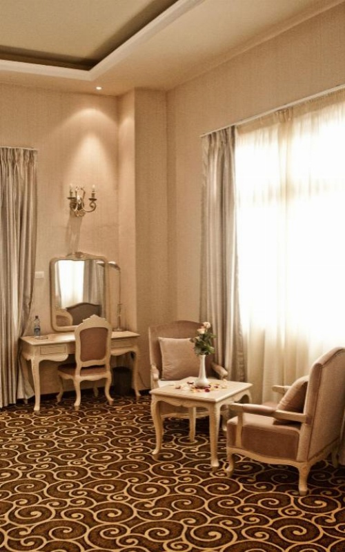 Ambassador Hotel image 12