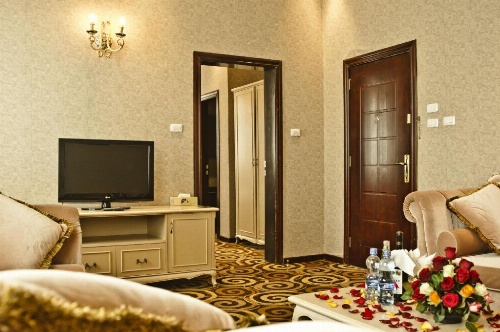 Ambassador Hotel image 13